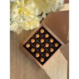 Caramel with almonds 230g